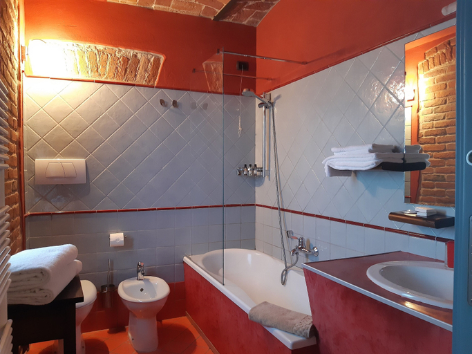 Bathroom 5, Red Wine - Guest House, Cuneo