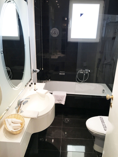 Bathroom 5, Theoxenia Palace Hotel, Attica