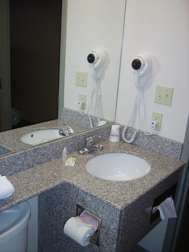 Bathroom 4, Parry Sound Inn & Suites, Parry Sound