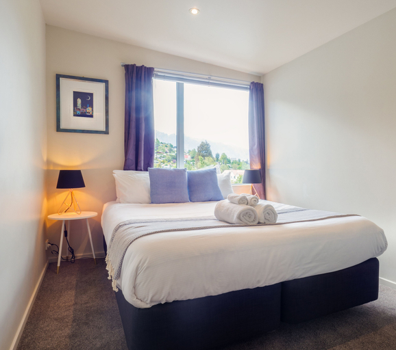 Bedroom 2, qTownpad Holiday Homes, Queenstown-Lakes