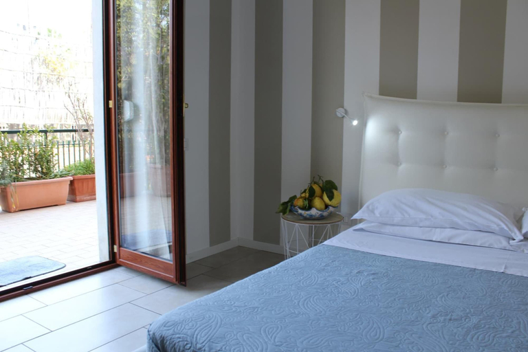 Bedroom 5, Lemon Rooms Sorrento, Napoli