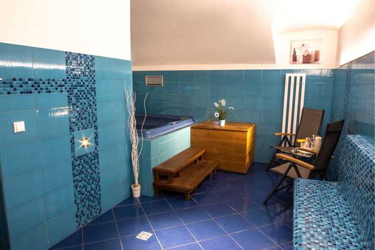 Bathroom 5, EA Embassy Prague Hotel, Praha 7