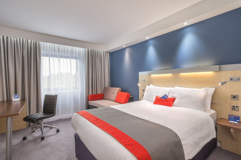 Bedroom 3, Holiday Inn Express KETTERING by IHG, Northamptonshire