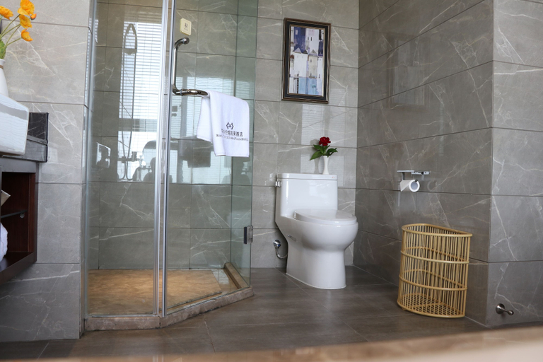 Bathroom 4, Roffar Tian Yue Gloria Plaza Hotel, Xi'an