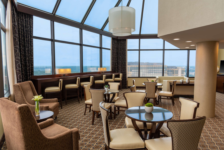 Food & Drinks 5, Hilton Alexandria Mark Center, Alexandria