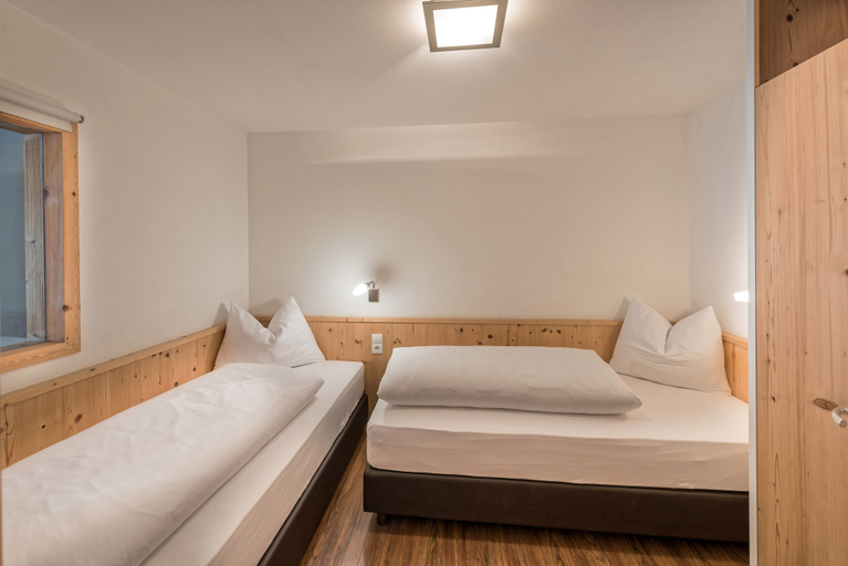 Bedroom 3, Hotel Bad Fallenbach, Bolzano