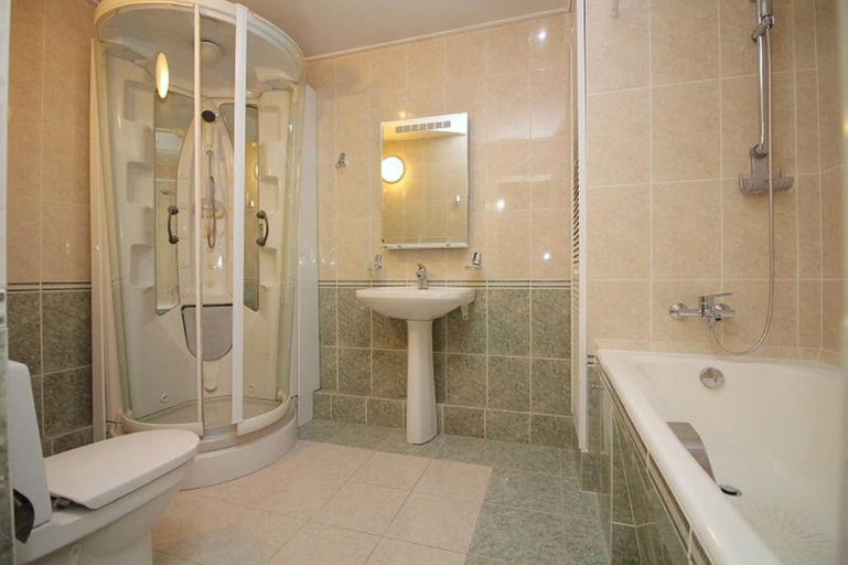 Bathroom 4, Lakshmi Apartment 4k Kurskaya, Central