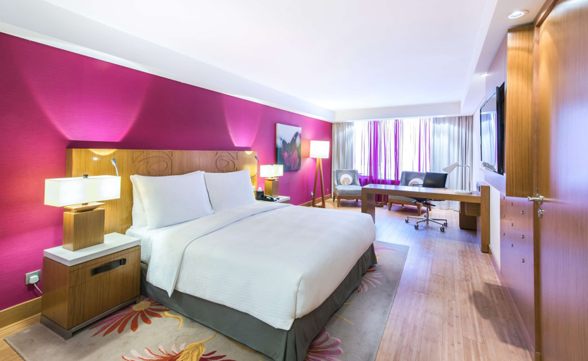 Bedroom 3, Radisson Blu Hotel, Kuwait, Salwa