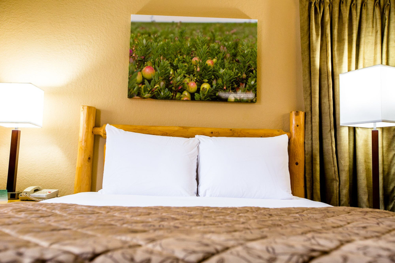 Bedroom 4, Cranberry Country Lodge, Monroe