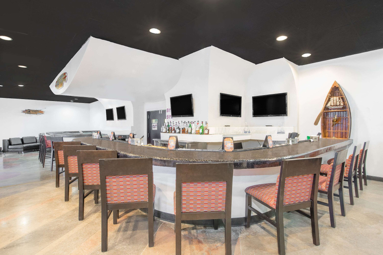 Food & Drinks 5, Wyndham Garden Midland, Midland