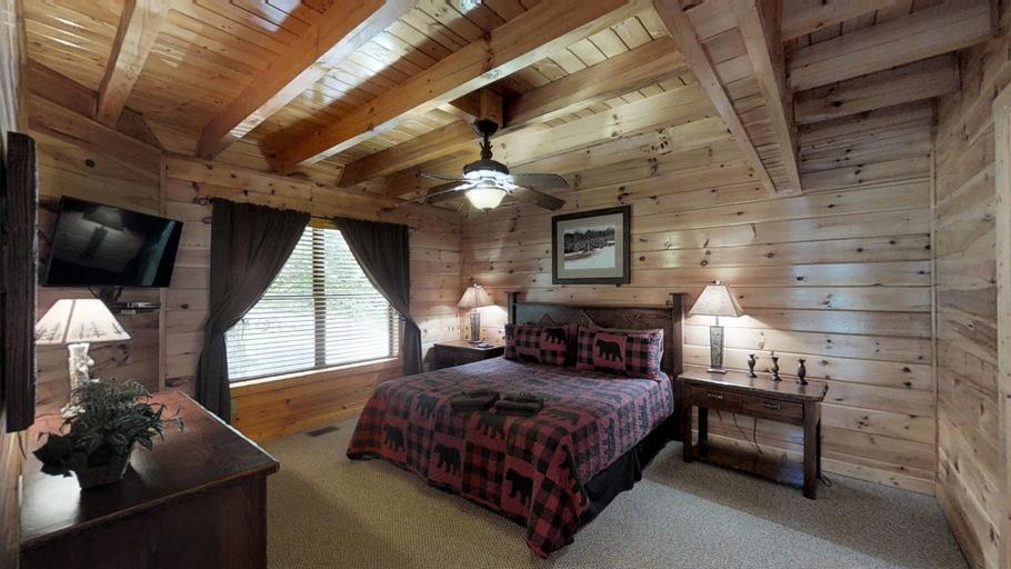 Bedroom 2, Dejaview, Sevier
