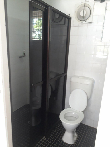 Bathroom 4, The Friendly North Inn, Macuata