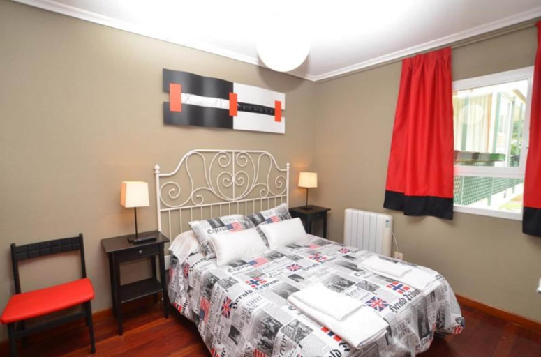 Bedroom 2, Apartment in Isla, Cantabria 102804 by MO Rentals, Cantabria