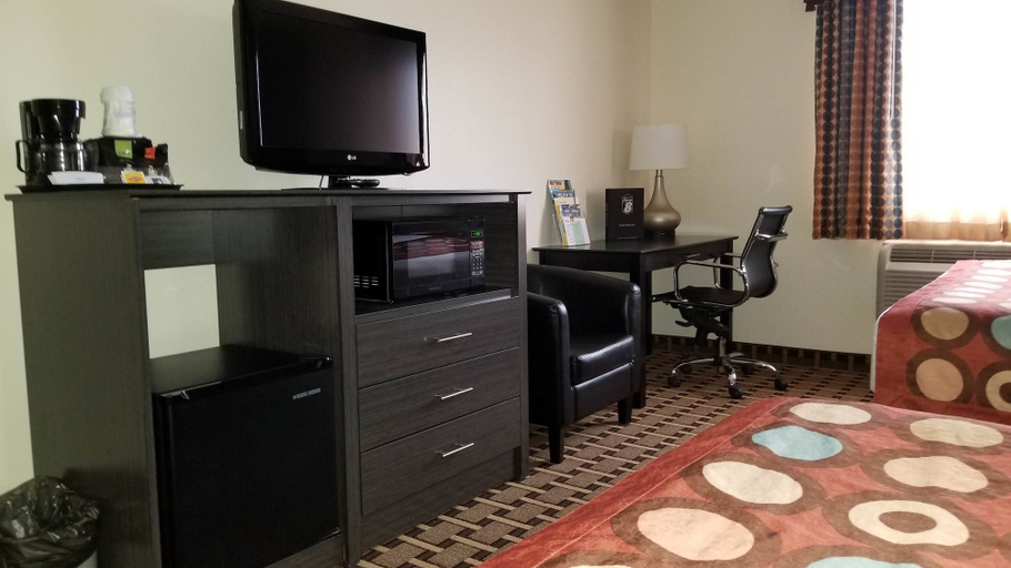 Bedroom 3, Super 8 by Wyndham Ashland, Ashland