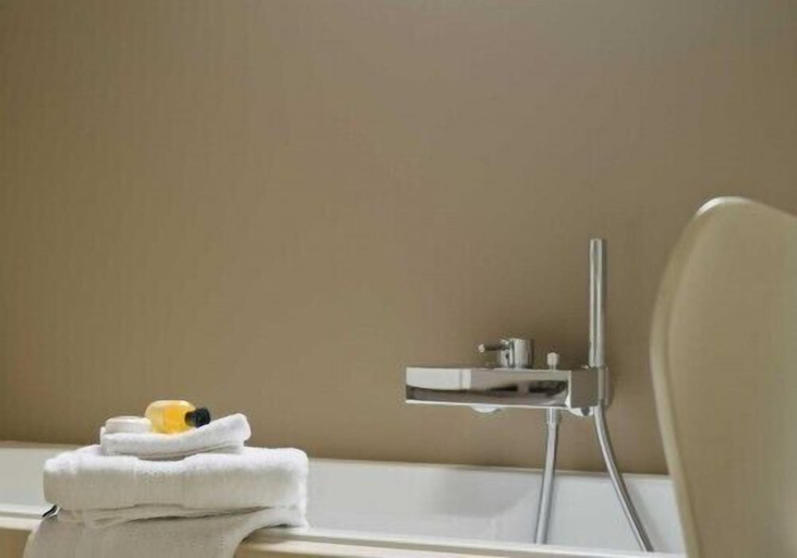 Bathroom 4, Hotel Recour, West-Vlaanderen