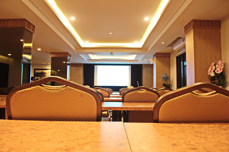 Business Facilities