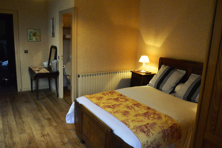 Bedroom 2, Les gites du bourg, Cantal