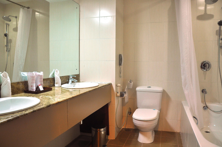 Bathroom 4, Ramada by Wyndham Katunayake Colombo International Airport, Katana