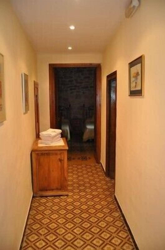 Others 5, Casa Cundaro, Girona