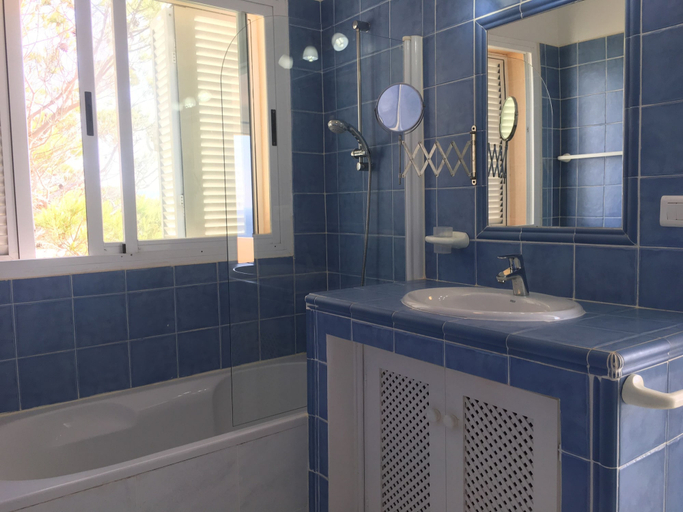Bathroom 4, Carpe Diem, Baleares
