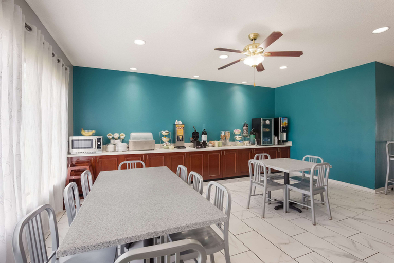 Food & Drinks 5, Quality Inn Thomasville-Northpark, Clarke