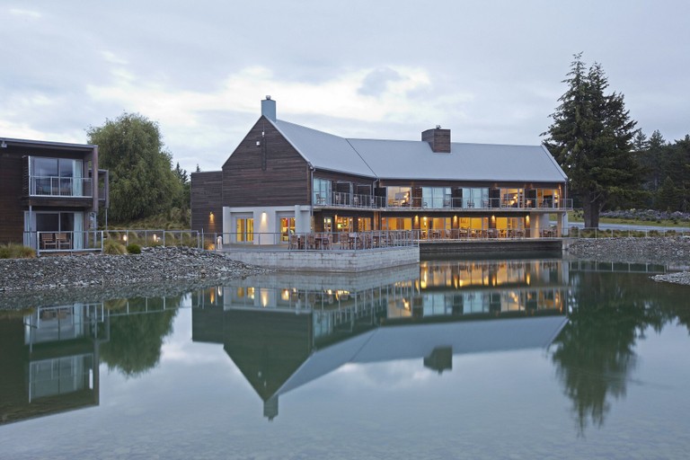 Exterior & Views