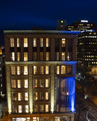 Exterior & Views 2, BLU-Tique, Akron, a Tribute Portfolio Hotel, Summit