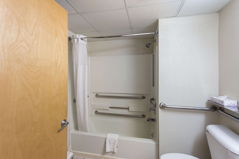 Bathroom 4, Quality Inn Albany Colonie, Albany