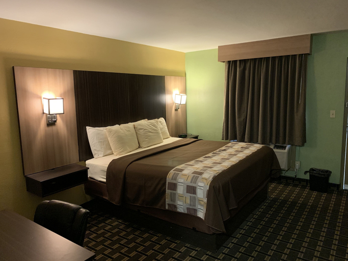 Bedroom 3, University Manor Inn, Erie