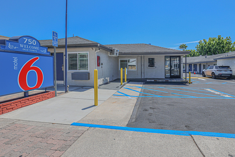 Exterior & Views 2, Motel 6 Tustin, CA – Orange County, Orange