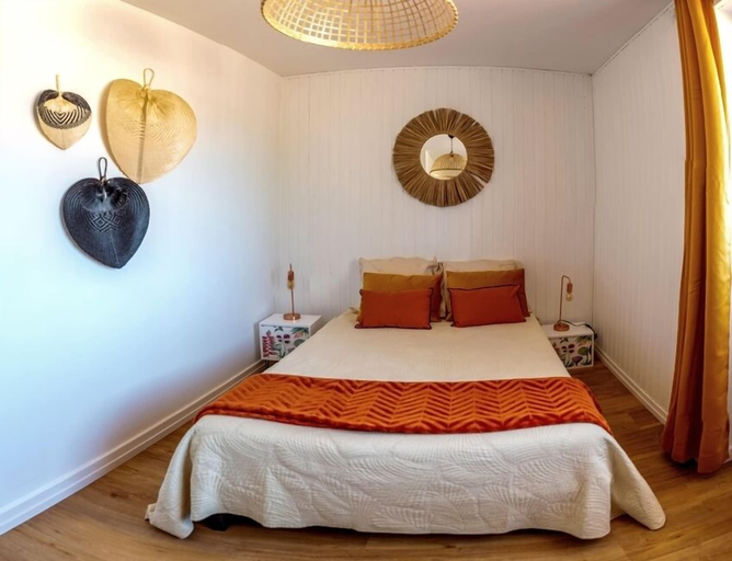Bedroom 3, HOTEL DES DAUPHINS, Isère