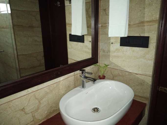 Bathroom 4, Yuvarani Residency, Ernakulam