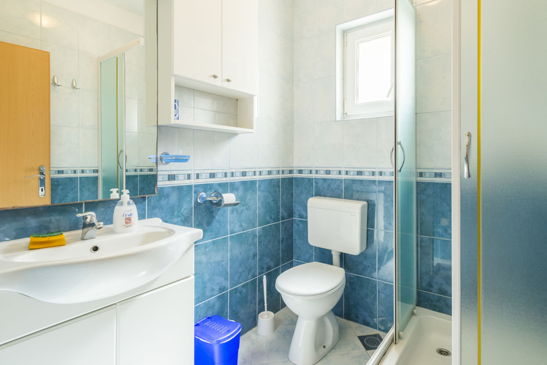 Bathroom 2, Apartmani Nikolina, Hvar
