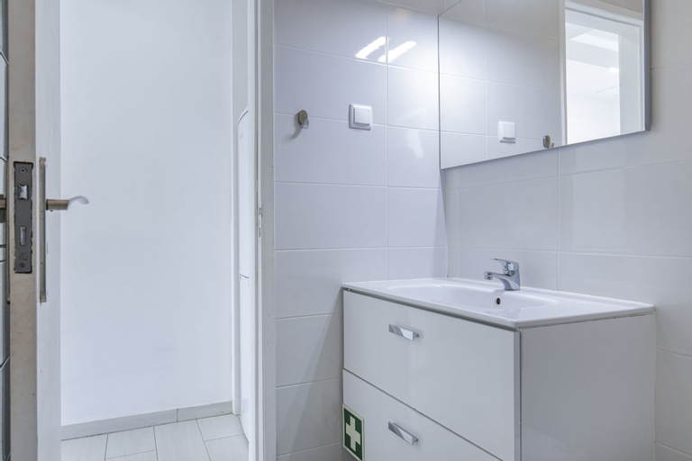 Bedroom 4, Santos Nicolau in Setubal, Setúbal