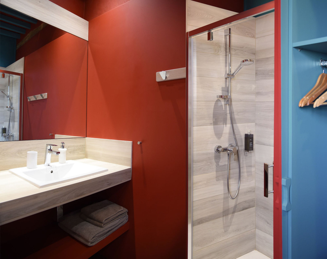 Bathroom 5, La Maison de Bazugues, Gers