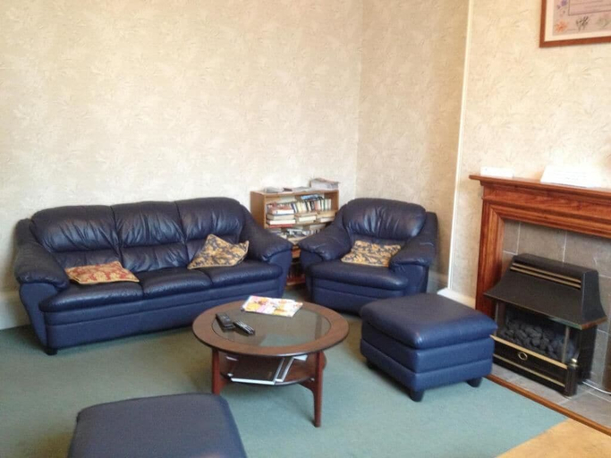 Others 4, Grisnoir Guest House