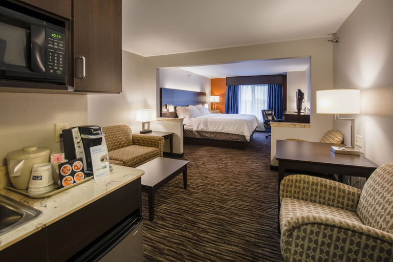 Bedroom 3, Holiday Inn Express & Suites SIOUX FALLS-BRANDON by IHG, Minnehaha