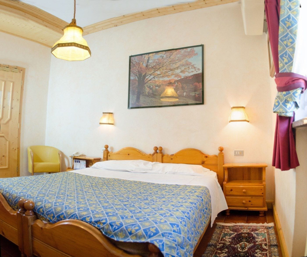 Bedroom 3, Hotel Stelvio, Varese