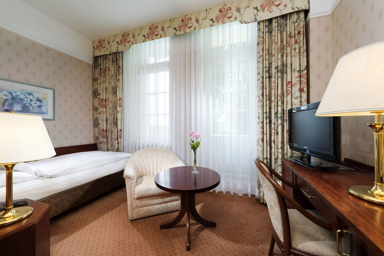Bedroom 3, Maritim Hotel Bad Wildungen, Waldeck-Frankenberg