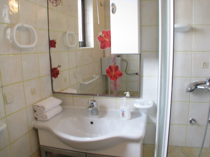 Bathroom 4, Apartments Srkoc, Krk