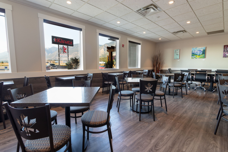 Food & Drinks 4, The Kanata by BCMInns Invermere, East Kootenay