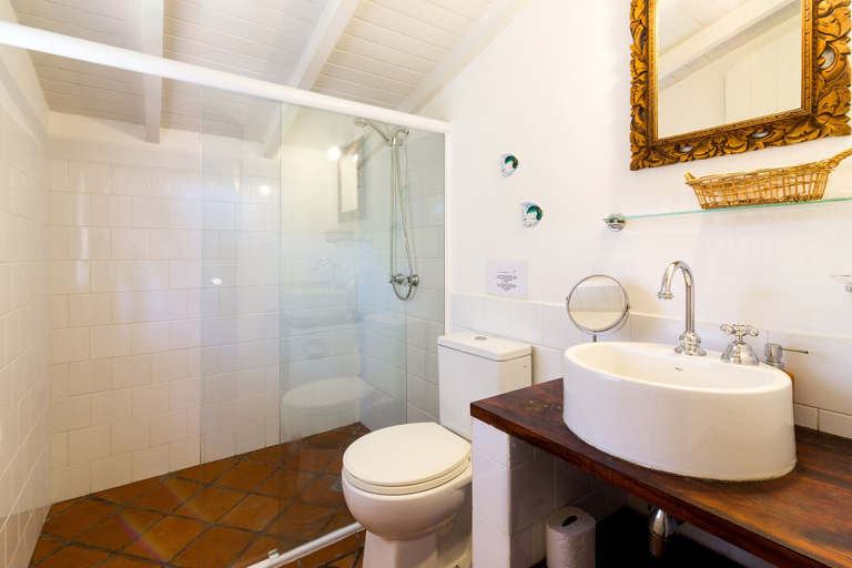 Bathroom 5, Boutique Hotel Carpe Diem, Parati