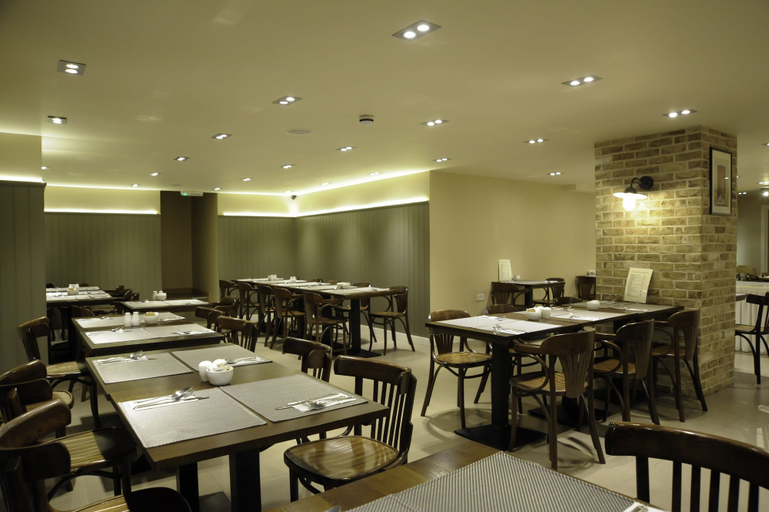 Food & Drinks 3, Kings Cross Inn Hotel, London