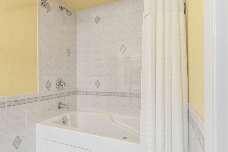 Bathroom 4, Days Inn by Wyndham Nanuet / Spring Valley, Rockland