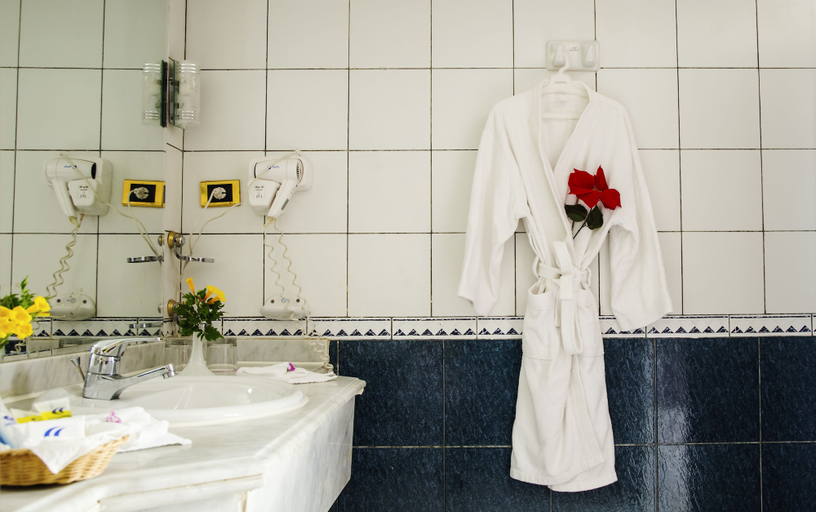 Bathroom 3, Cataract Layalina Resort, Sharm el-Sheikh