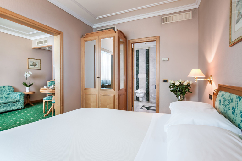 Bedroom 4, Royal Garden Hotel, Milano