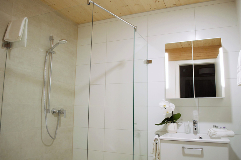 Bathroom 5, K3Hotels Boardinghouse, Böblingen