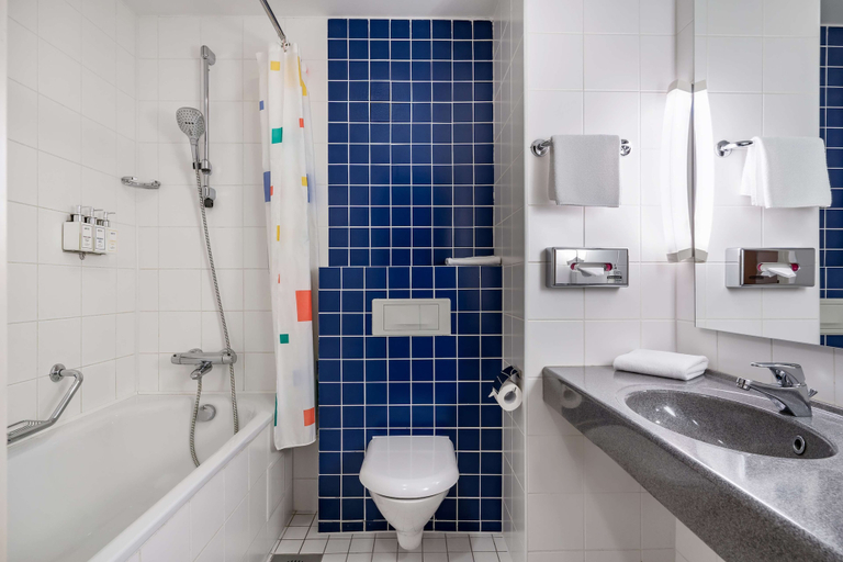 Bathroom 3, Cosmos Ekaterinburg, Ekaterinburg gorsovet