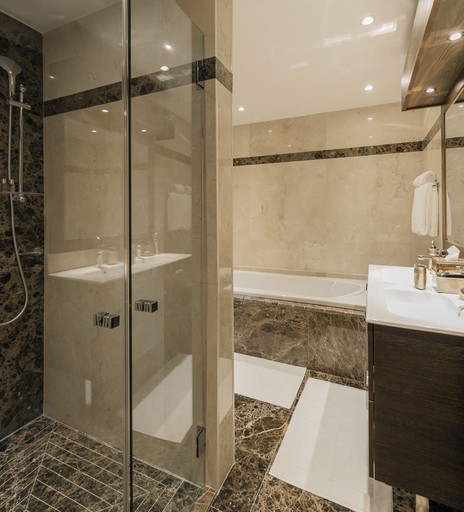 Bathroom 5, Secret Harbour Boutique Hotel and Marina