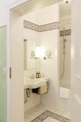 Bathroom 5, Hotel Orphée - Großes Haus, Regensburg